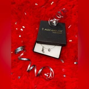 ❌SOLD❌🎁NWT- Alex and Ani Silver “Seahorse” Charm Bracelet *Comes with the box